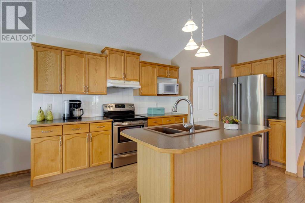Single Family House 4 Level for Sale in  Citadel Mesa Close NW Citadel Calgary 