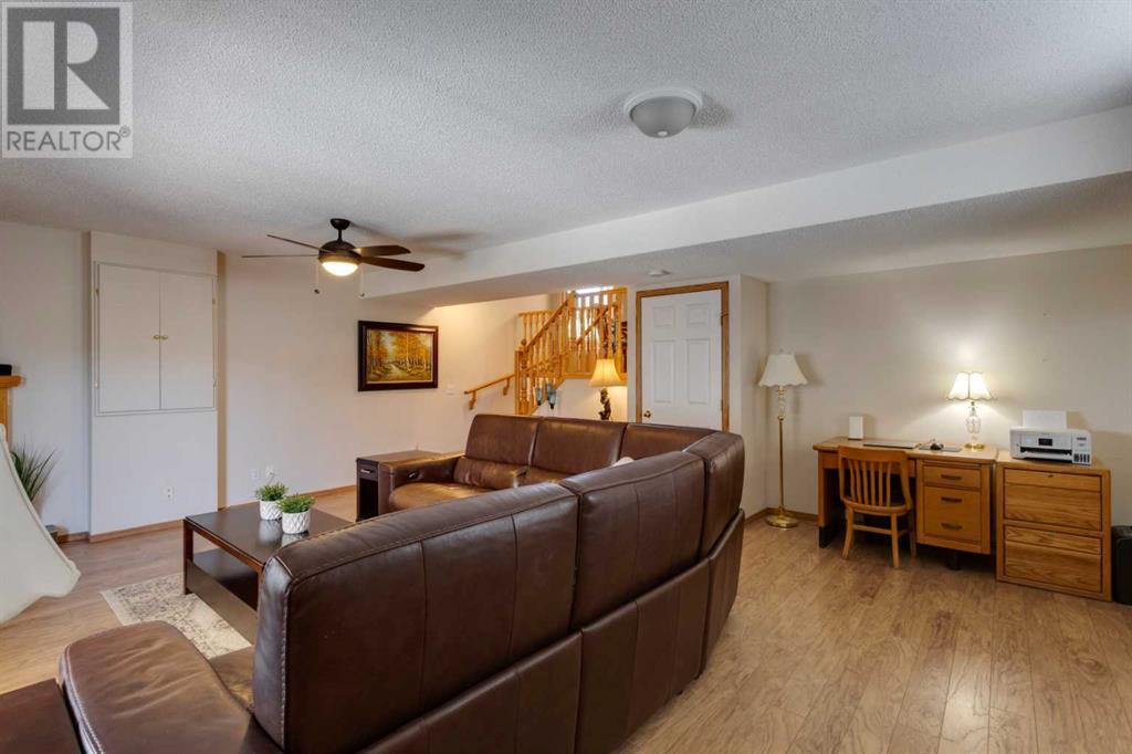 Single Family House 4 Level for Sale in  Citadel Mesa Close NW Citadel Calgary 