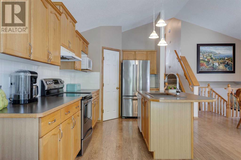 Single Family House 4 Level for Sale in  Citadel Mesa Close NW Citadel Calgary 