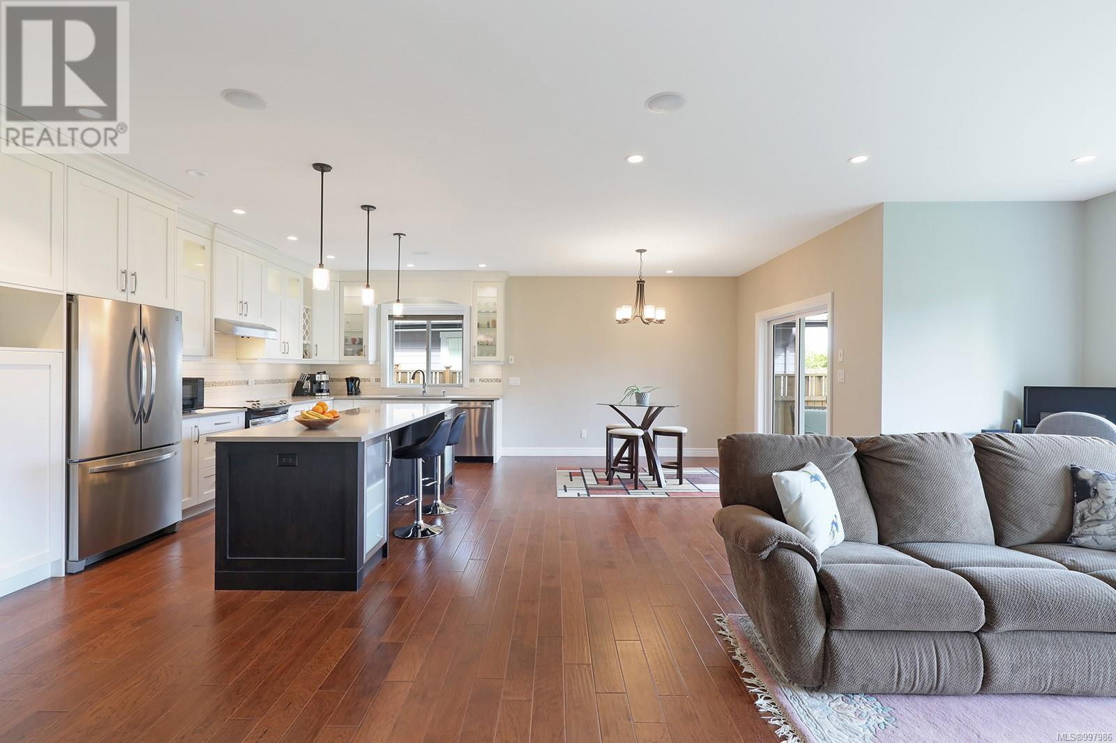 Photo 16 of 2278 Idiens Way, Courtenay BC