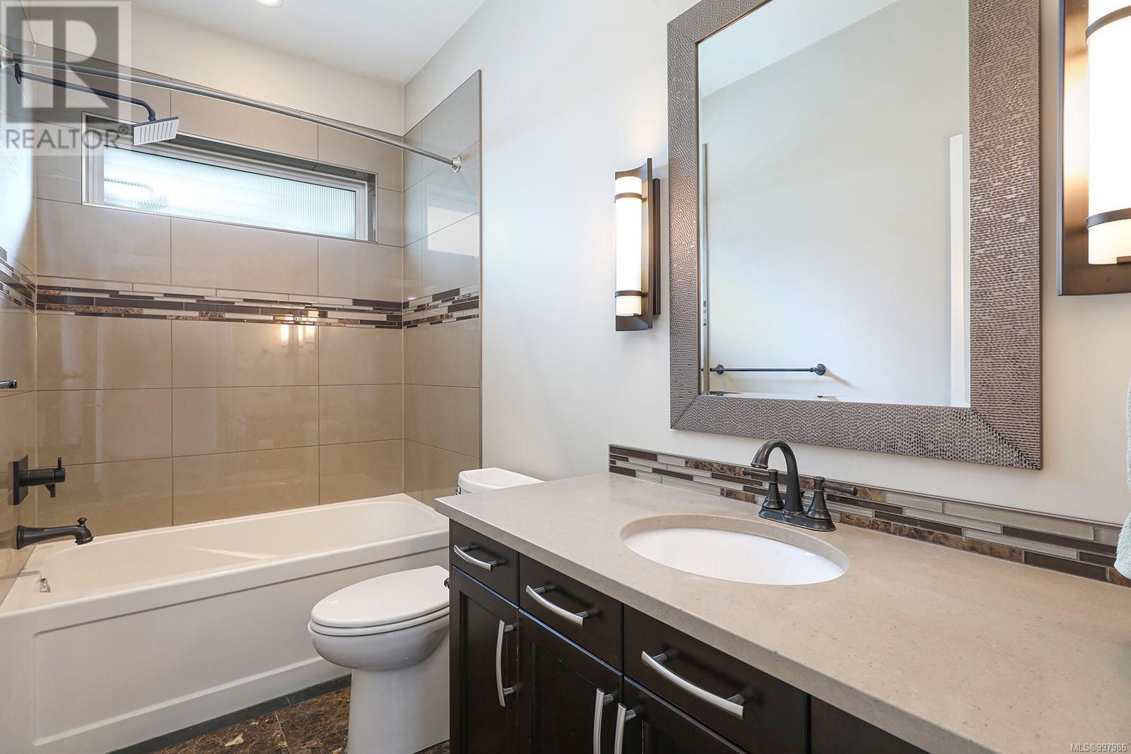 Photo 26 of 2278 Idiens Way, Courtenay BC