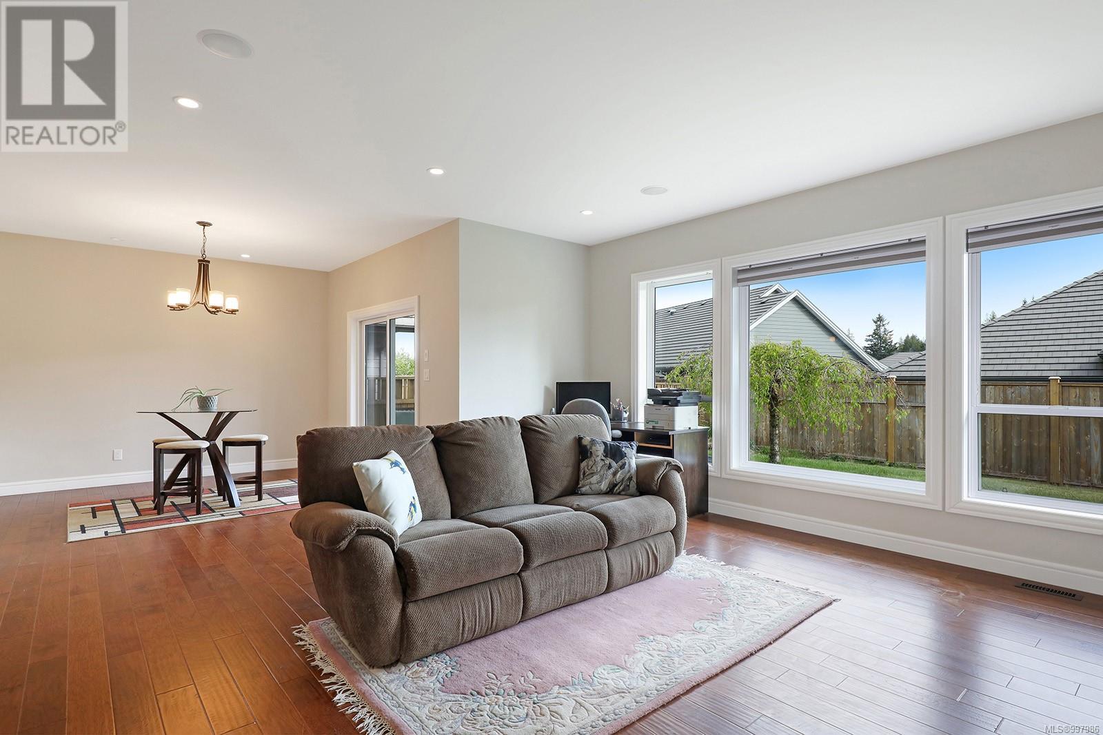 Photo 6 of 2278 Idiens Way, Courtenay BC