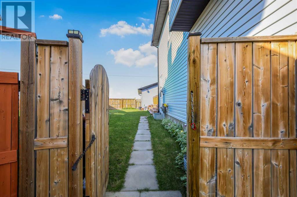 Single Family House for Sale in  Saddlebrook Place NE Saddle Ridge Calgary 