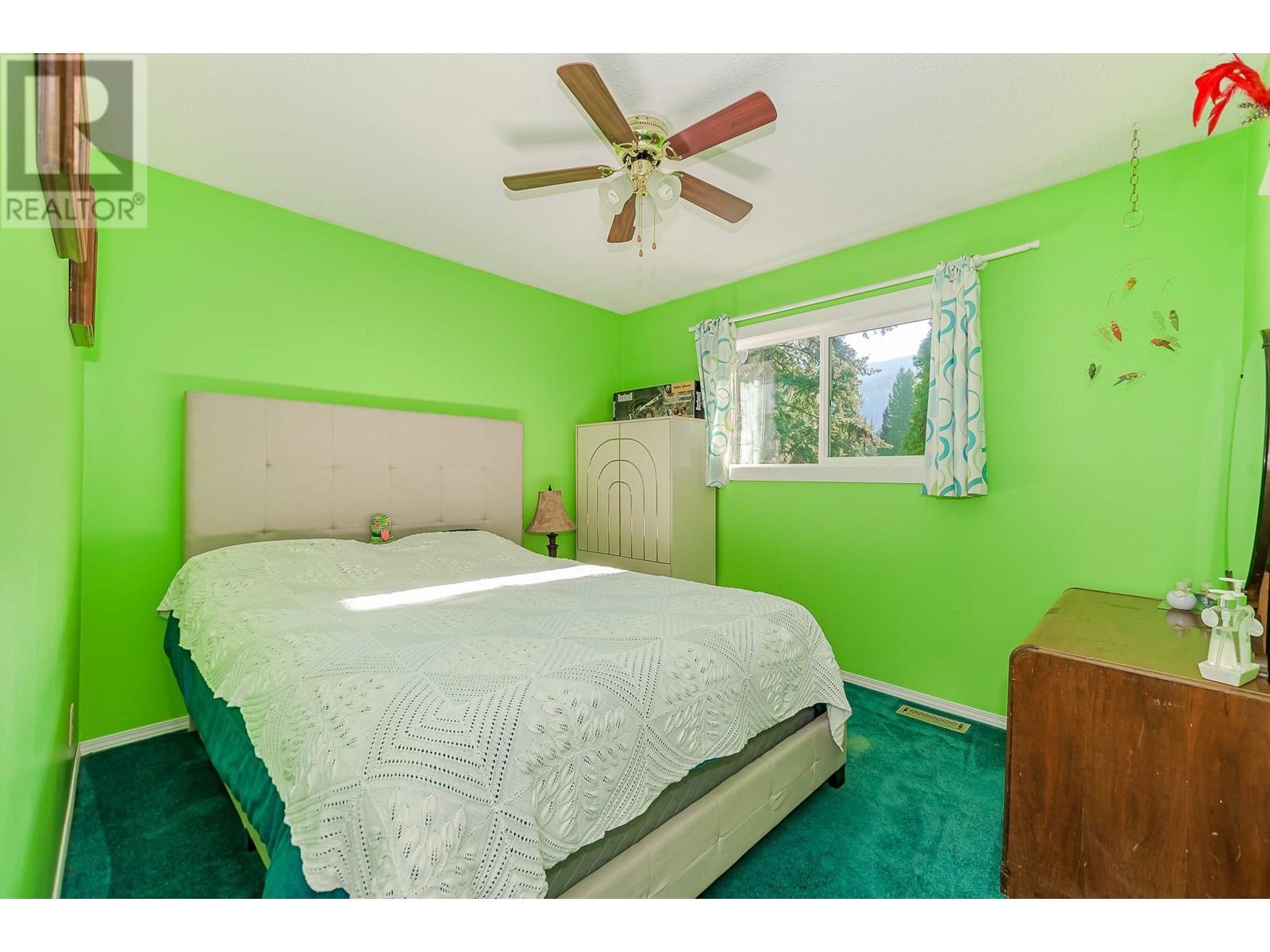 602 Maple Street, Sicamous