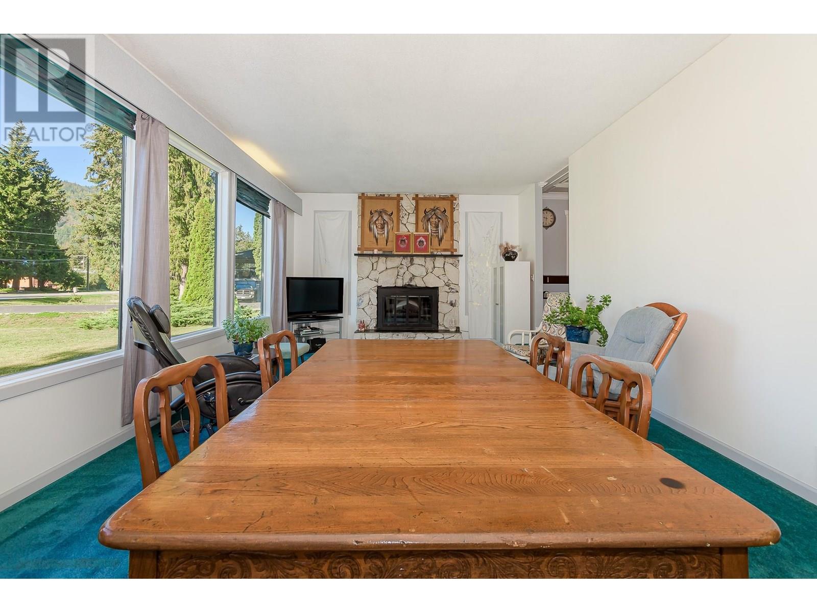 602 Maple Street, Sicamous
