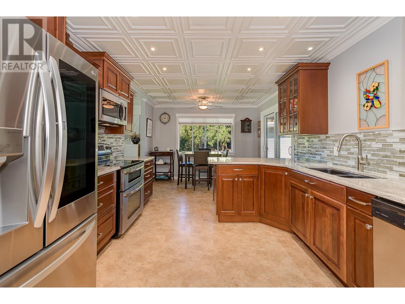 602 Maple Street, Sicamous