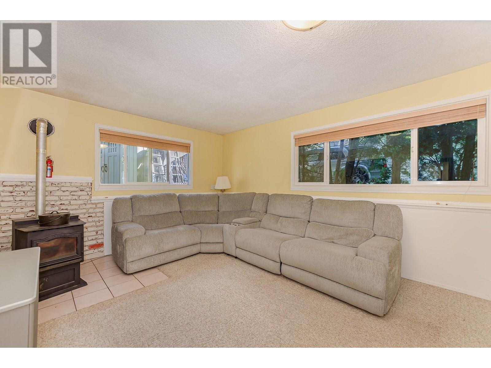 602 Maple Street, Sicamous