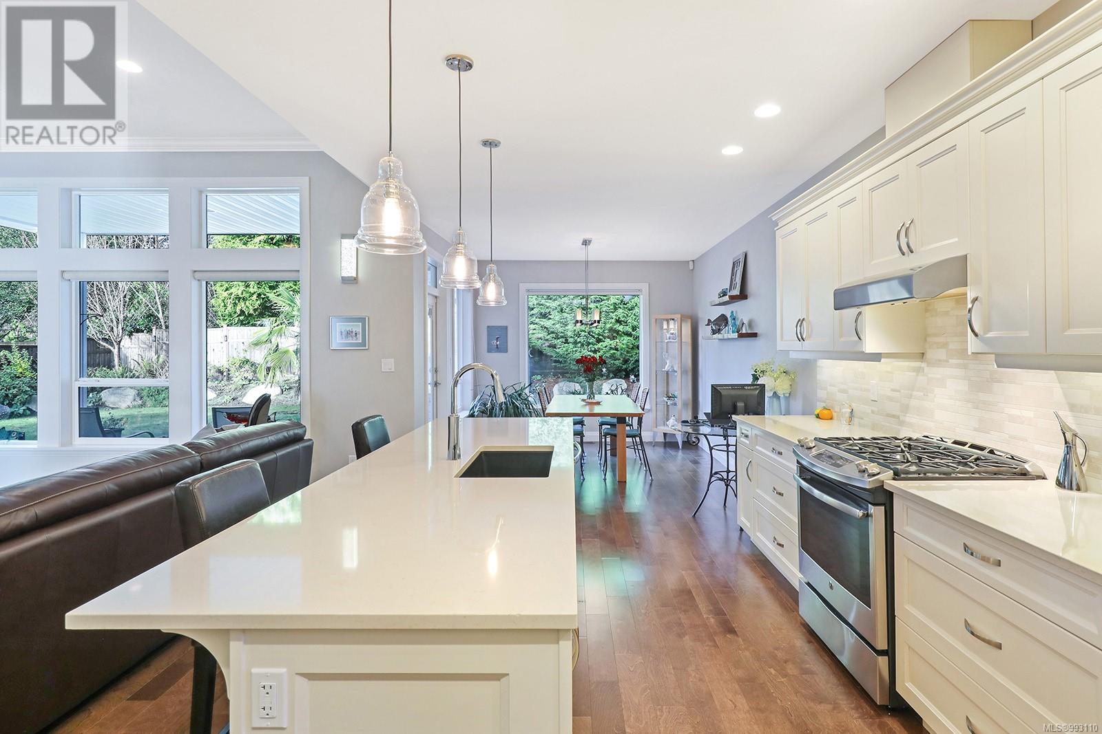 2002 Evans Pl, Courtenay real estate listing 993110
