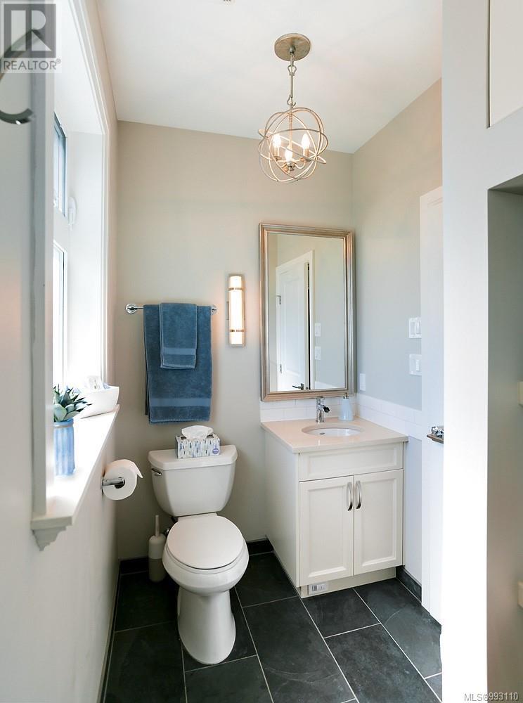 2002 Evans Pl, Courtenay real estate listing 993110