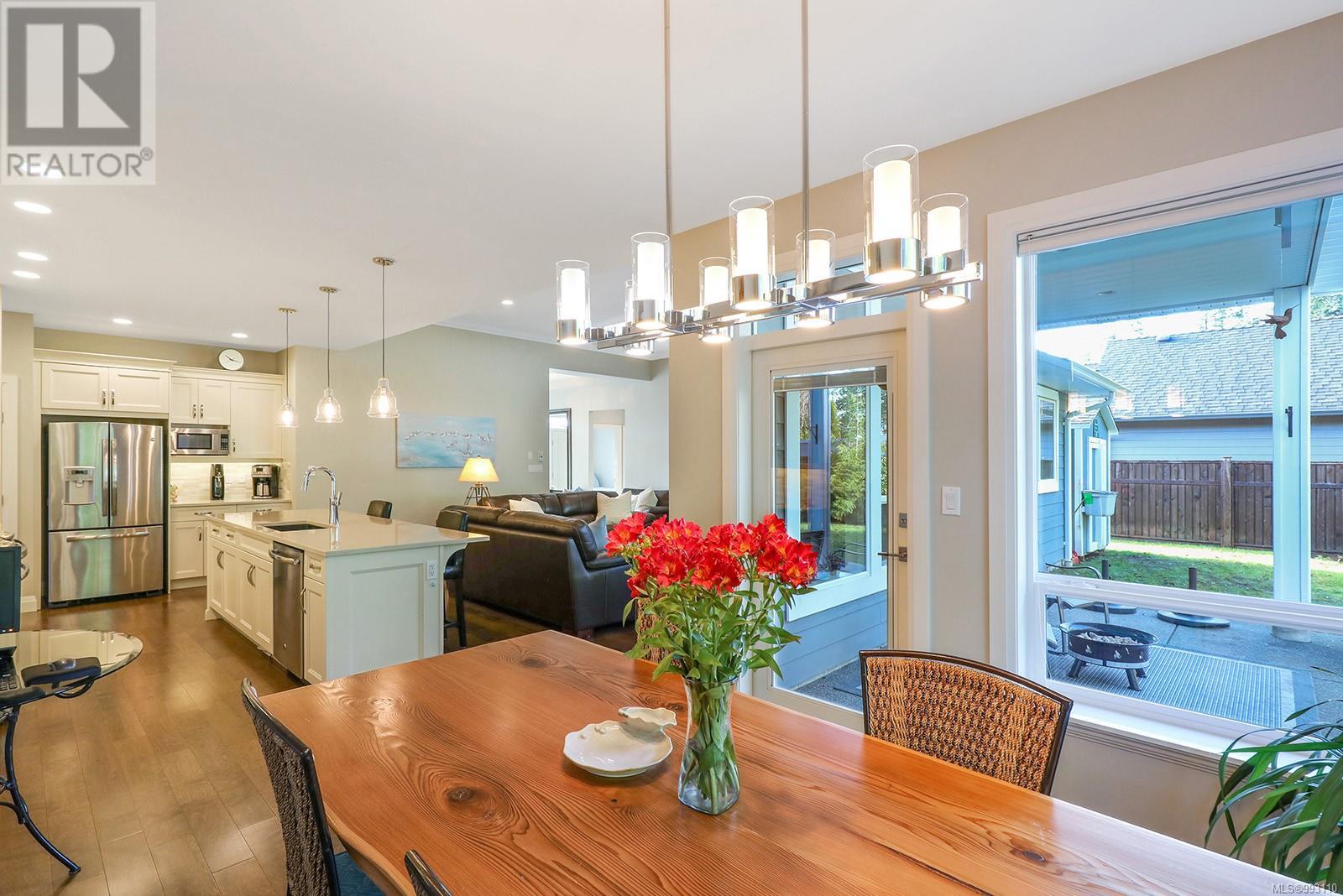 2002 Evans Pl, Courtenay real estate listing 993110
