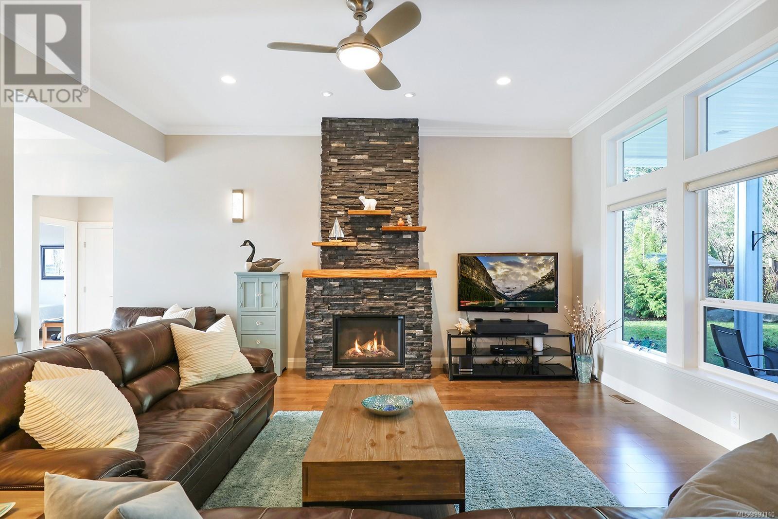 2002 Evans Pl, Courtenay real estate listing 993110