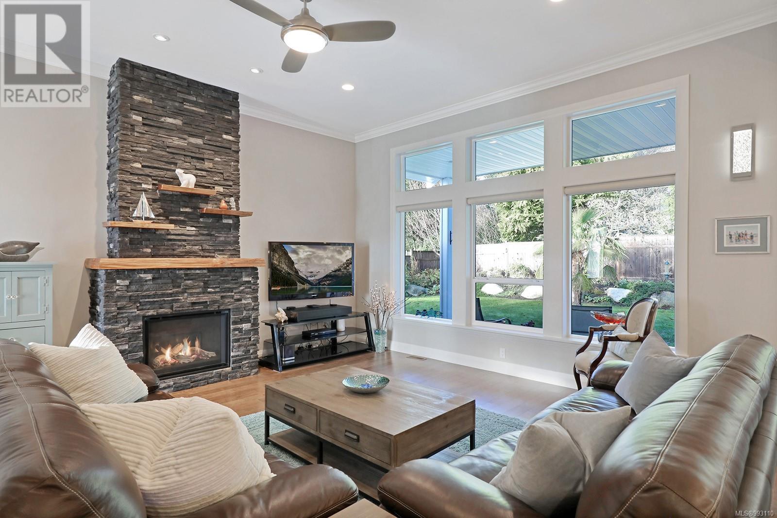 2002 Evans Pl, Courtenay real estate listing 993110