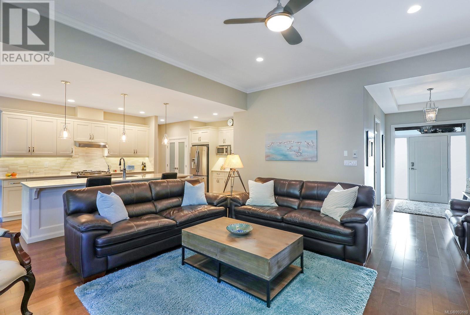 2002 Evans Pl, Courtenay real estate listing 993110