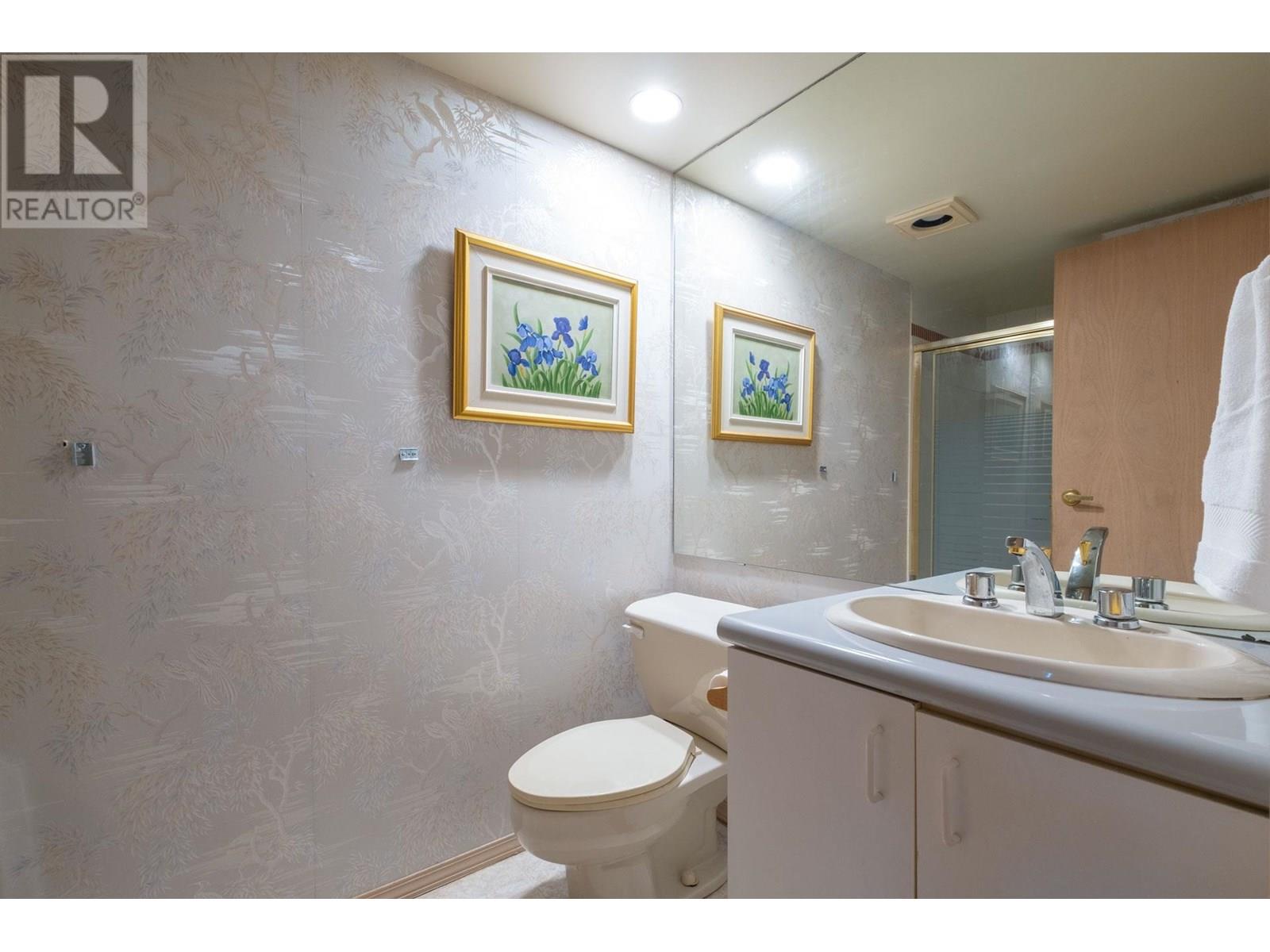 101 1427 DUCHESS AVENUE, West Vancouver