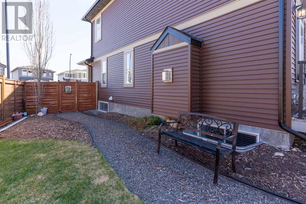 Single Family House for Sale in  Sage Bluff Close NW Sage Hill Calgary 