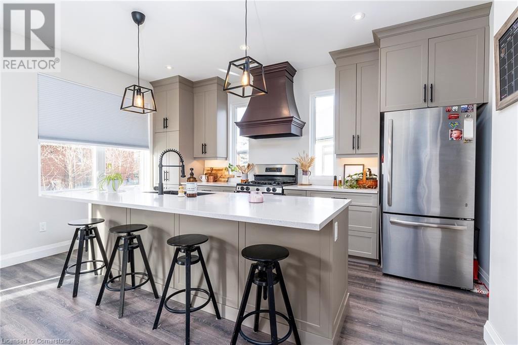 Photo 9 of 92 Ivy Crescent, Thorold ON