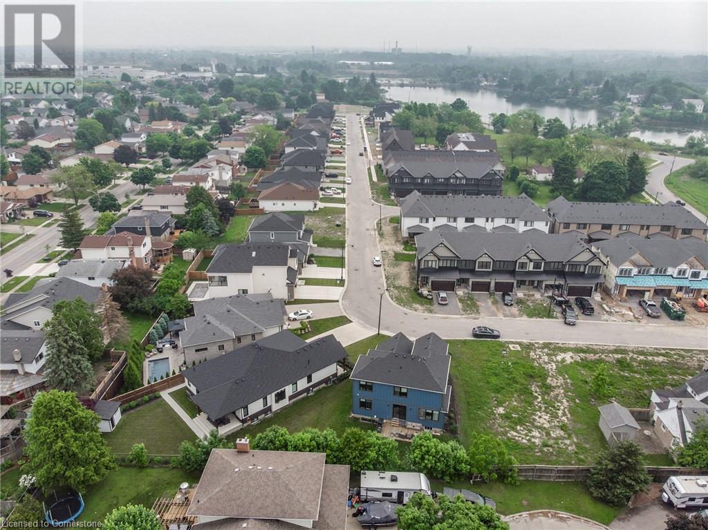 Photo 28 of 92 Ivy Crescent, Thorold ON