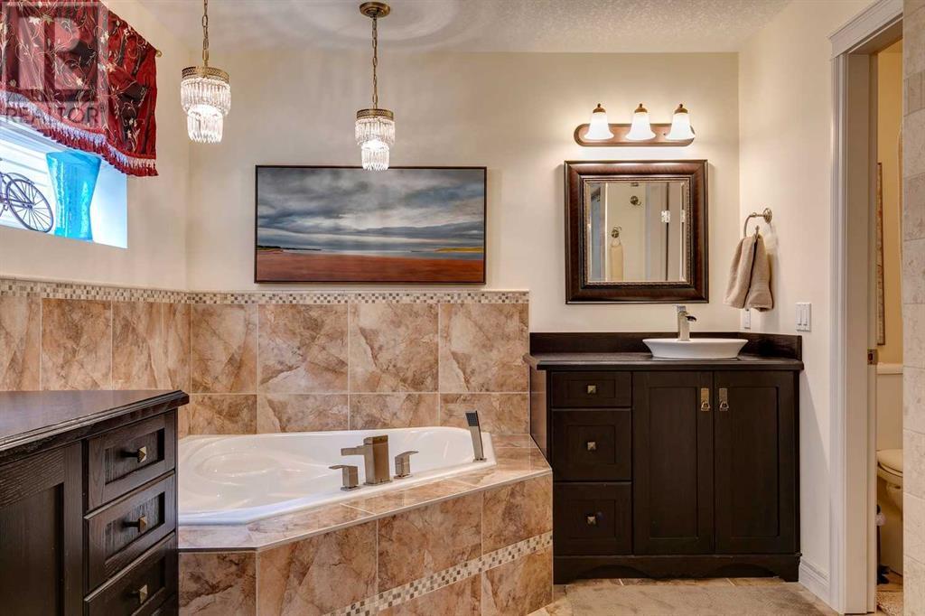 Single Family House Bi-level for Sale in  Citadel Hills Circle NW Citadel Calgary 