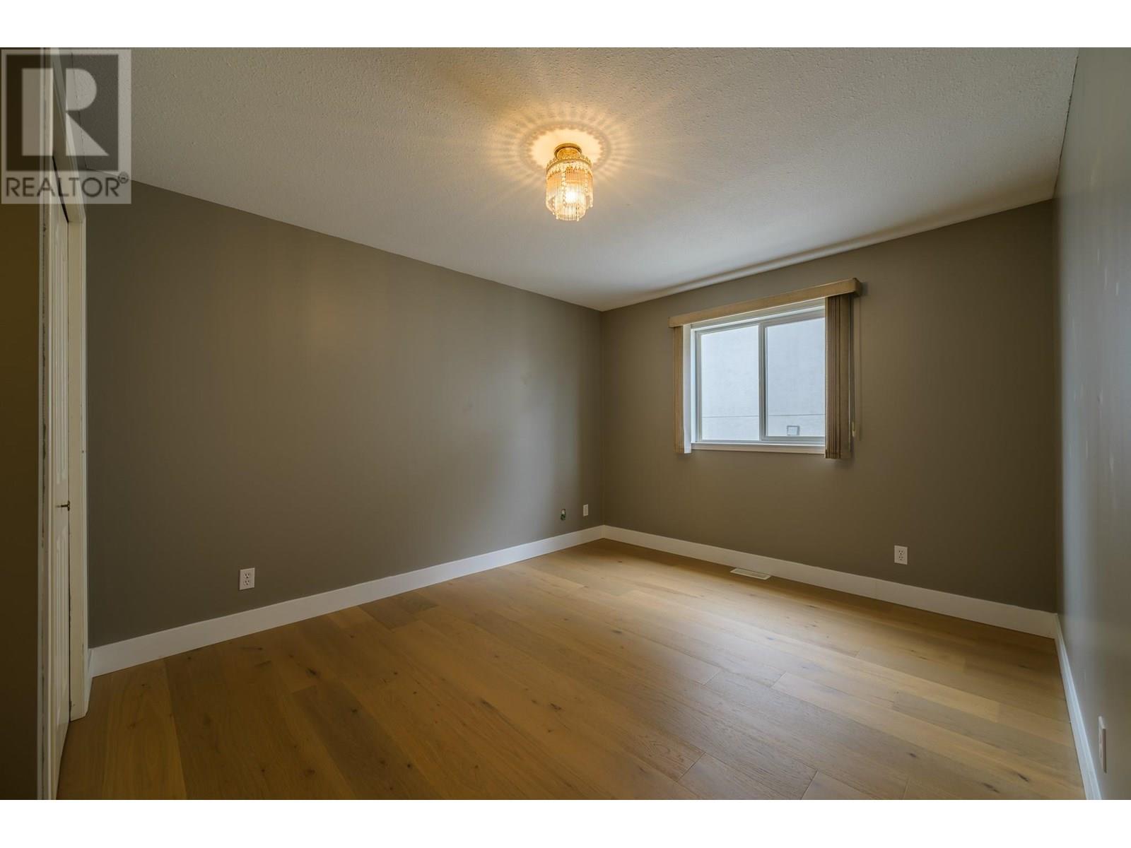 1120 14th Street, Kamloops