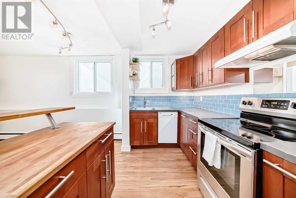 Single Family House for Sale in   A Street SW Bankview Calgary 