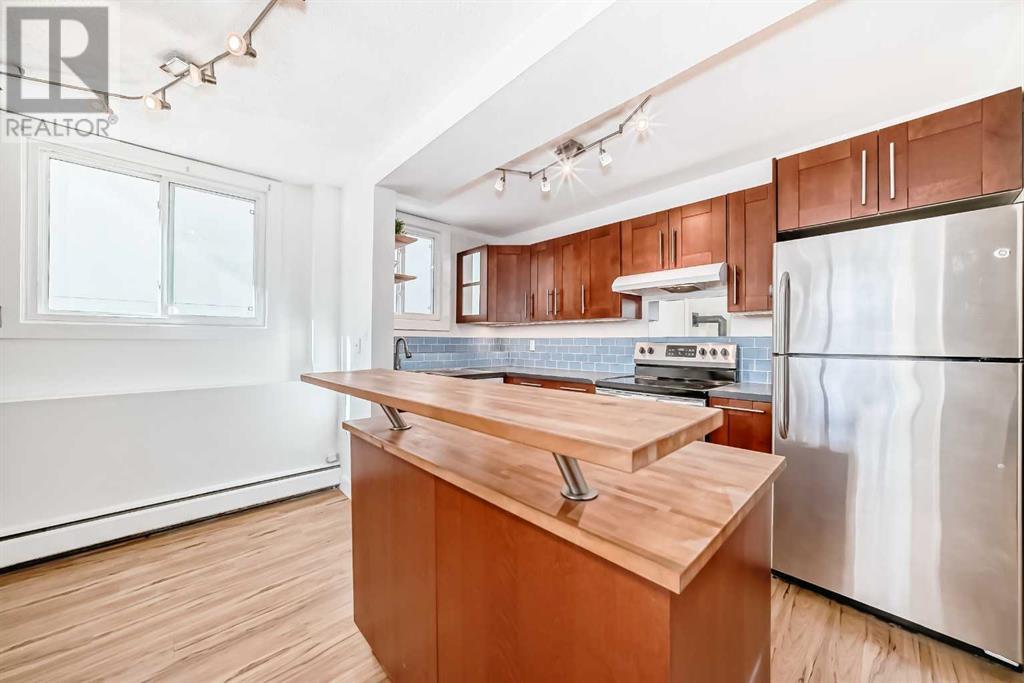 Single Family House for Sale in   A Street SW Bankview Calgary 