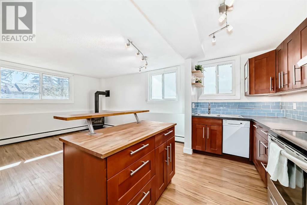 Single Family House for Sale in   A Street SW Bankview Calgary 