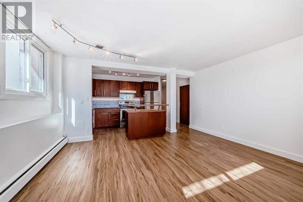 Single Family House for Sale in   A Street SW Bankview Calgary 