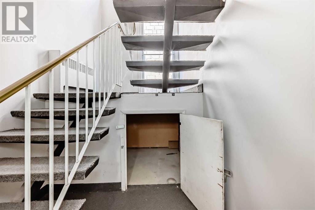 Single Family House for Sale in   A Street SW Bankview Calgary 