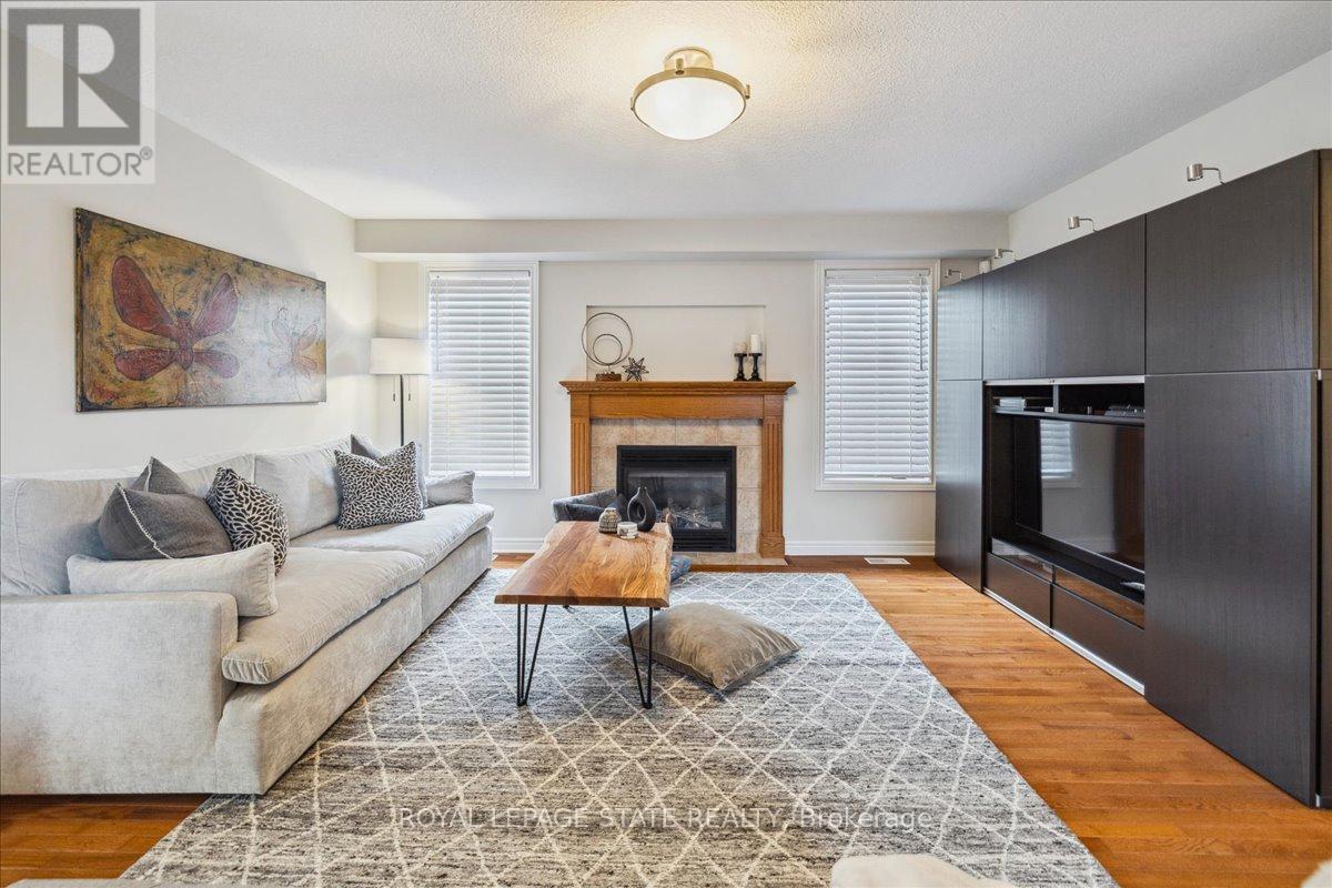 Photo 14 of 51 Napa Lane, Hamilton ON