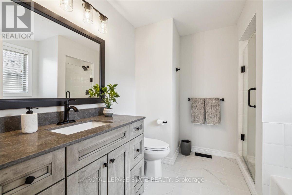 Photo 27 of 51 Napa Lane, Hamilton ON