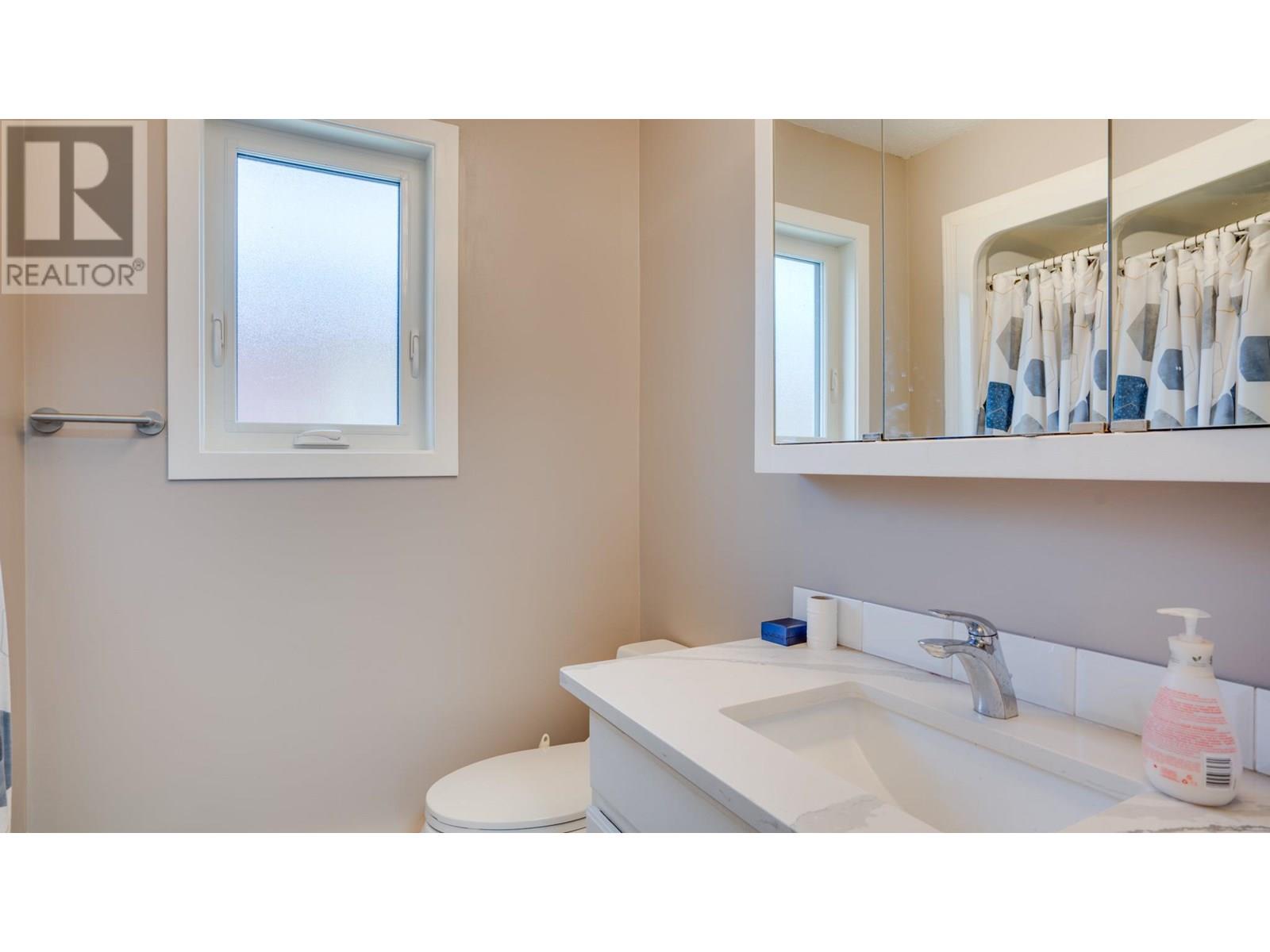 15 Lakeshore Drive, Vernon