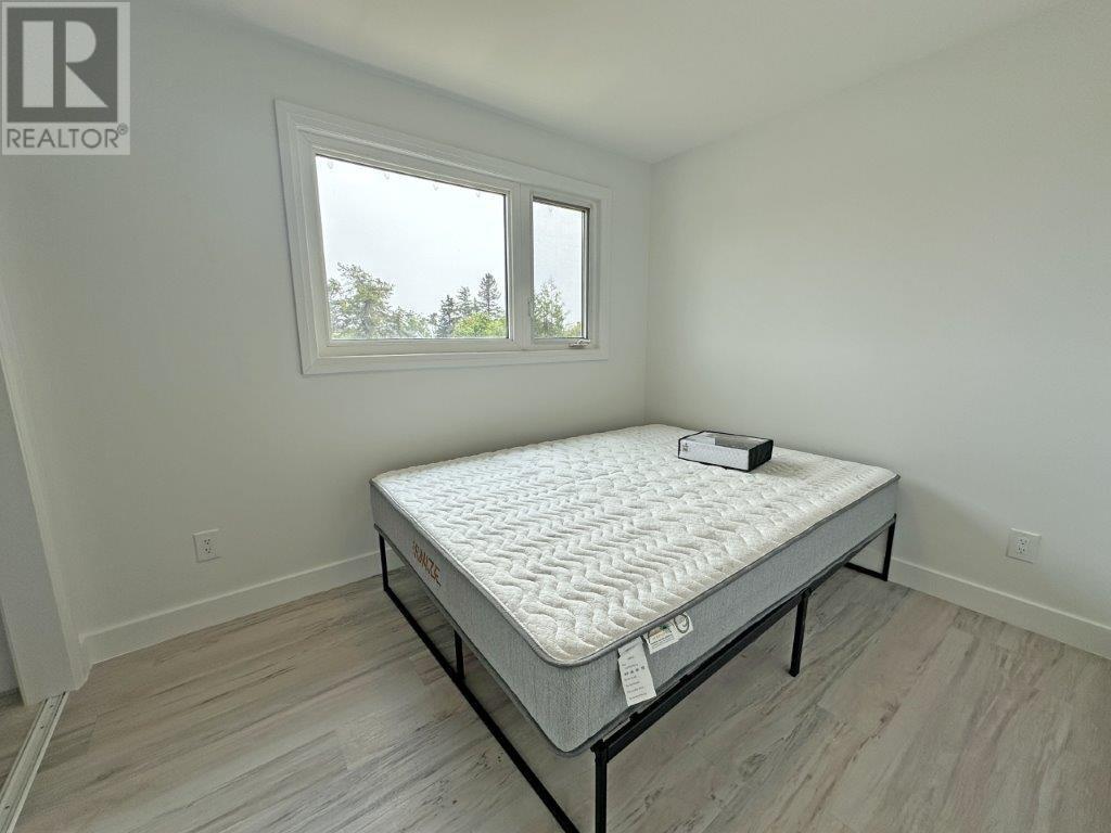 Photo 23 of 31 Laurier Ave, Terrace Bay ON