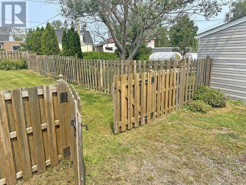 Photo 49 of 31 Laurier Ave, Terrace Bay ON