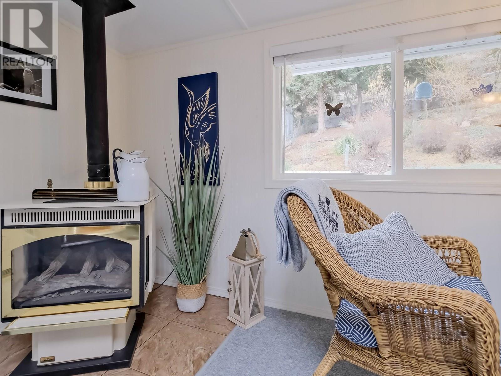  5882 Victoria Street, Peachland