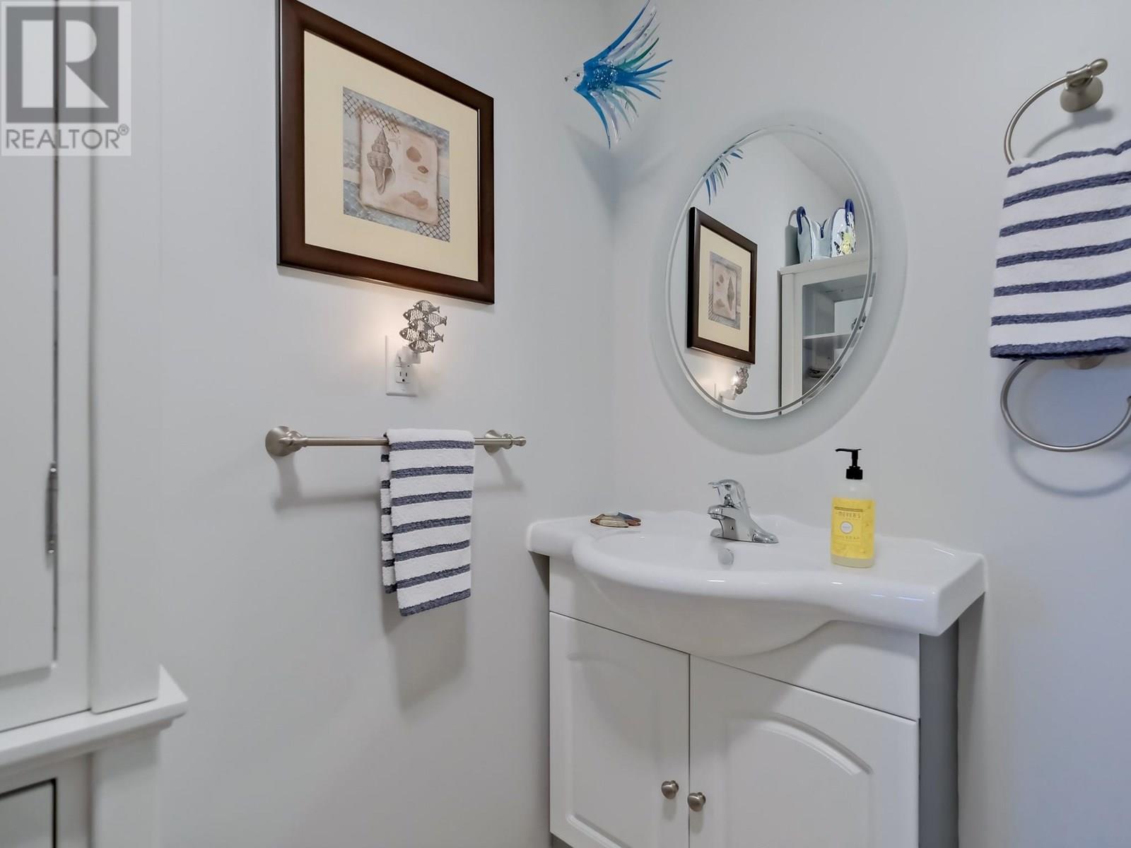  5882 Victoria Street, Peachland