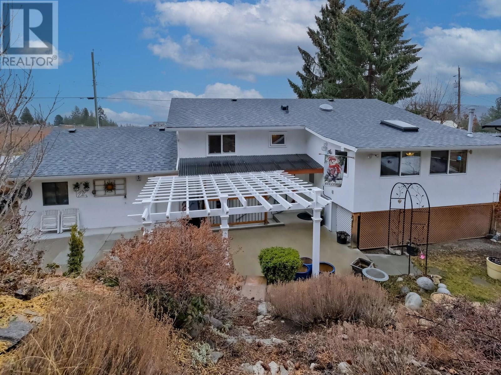  5882 Victoria Street, Peachland