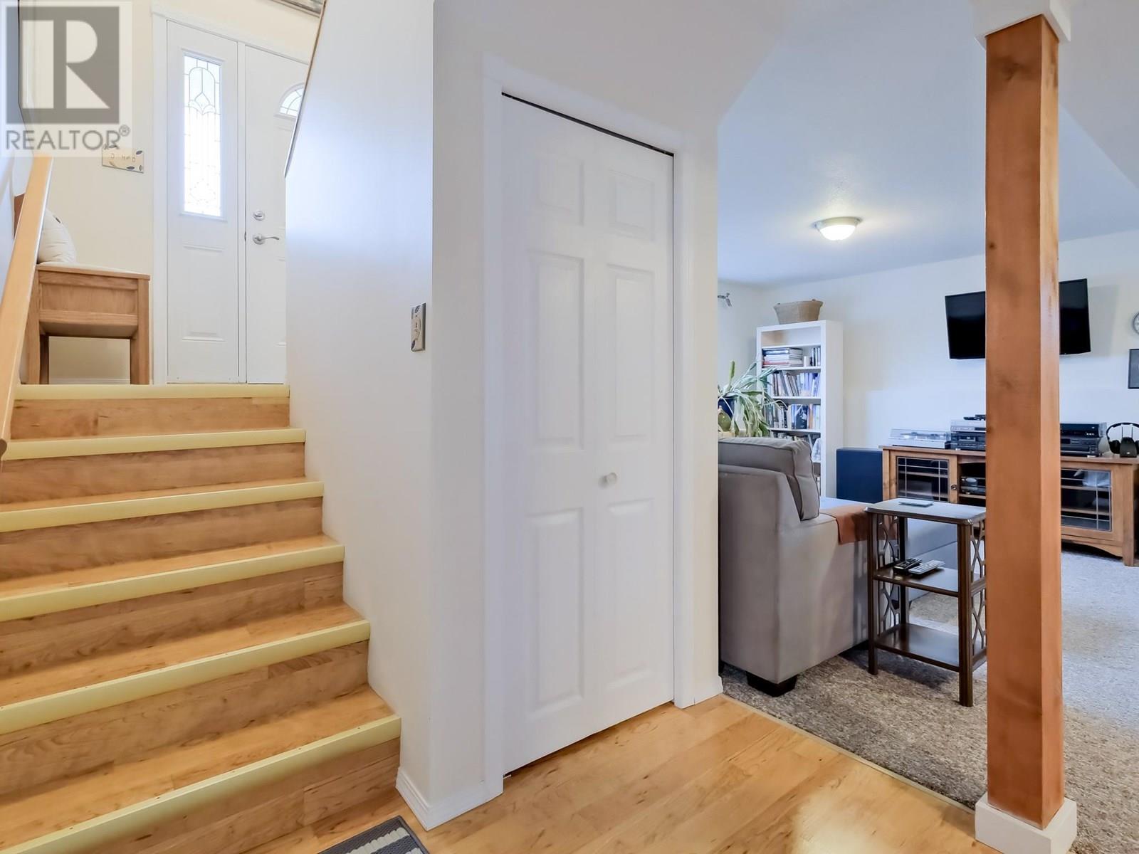  5882 Victoria Street, Peachland
