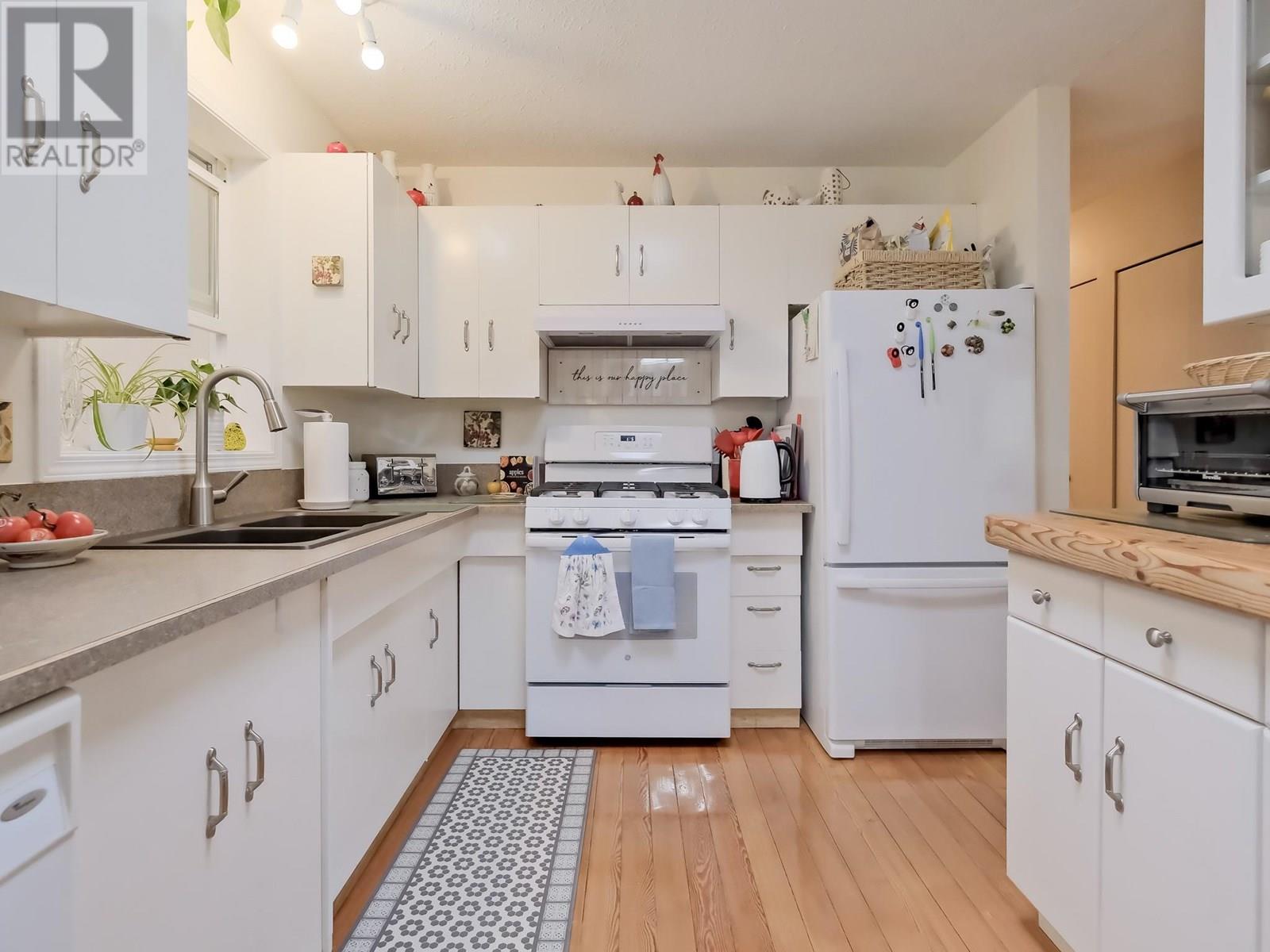  5882 Victoria Street, Peachland