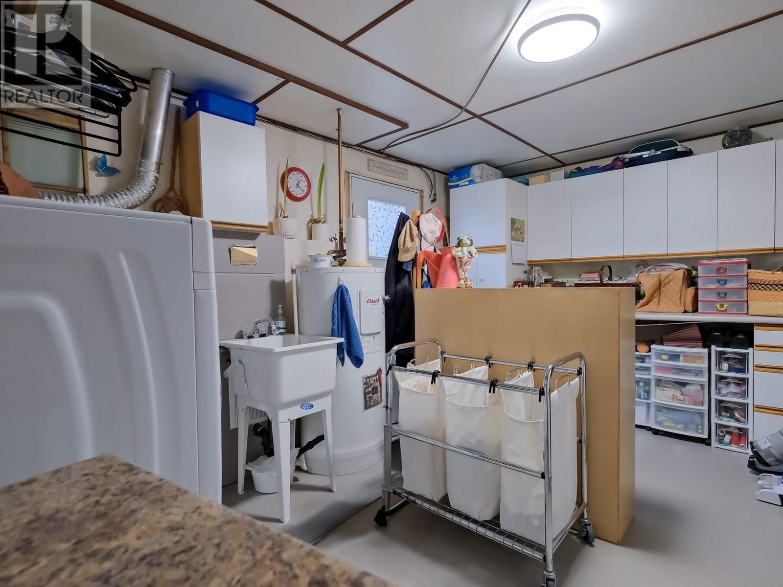  5882 Victoria Street, Peachland