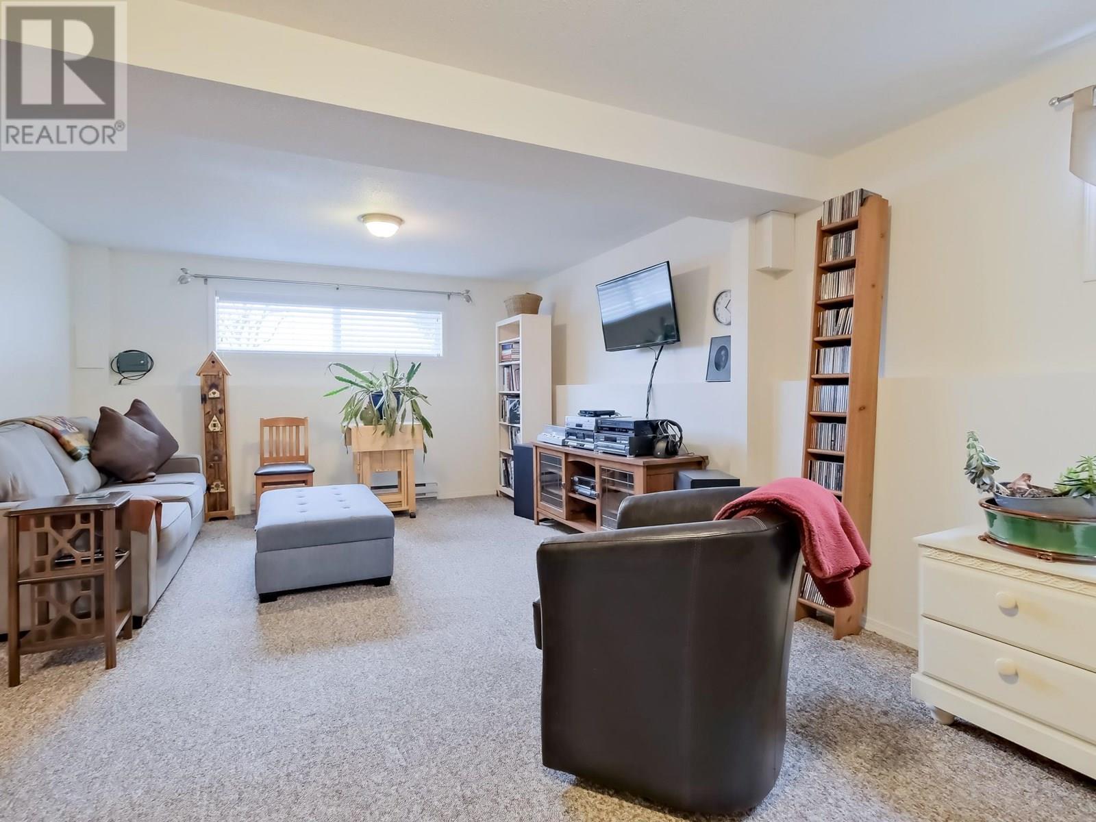  5882 Victoria Street, Peachland