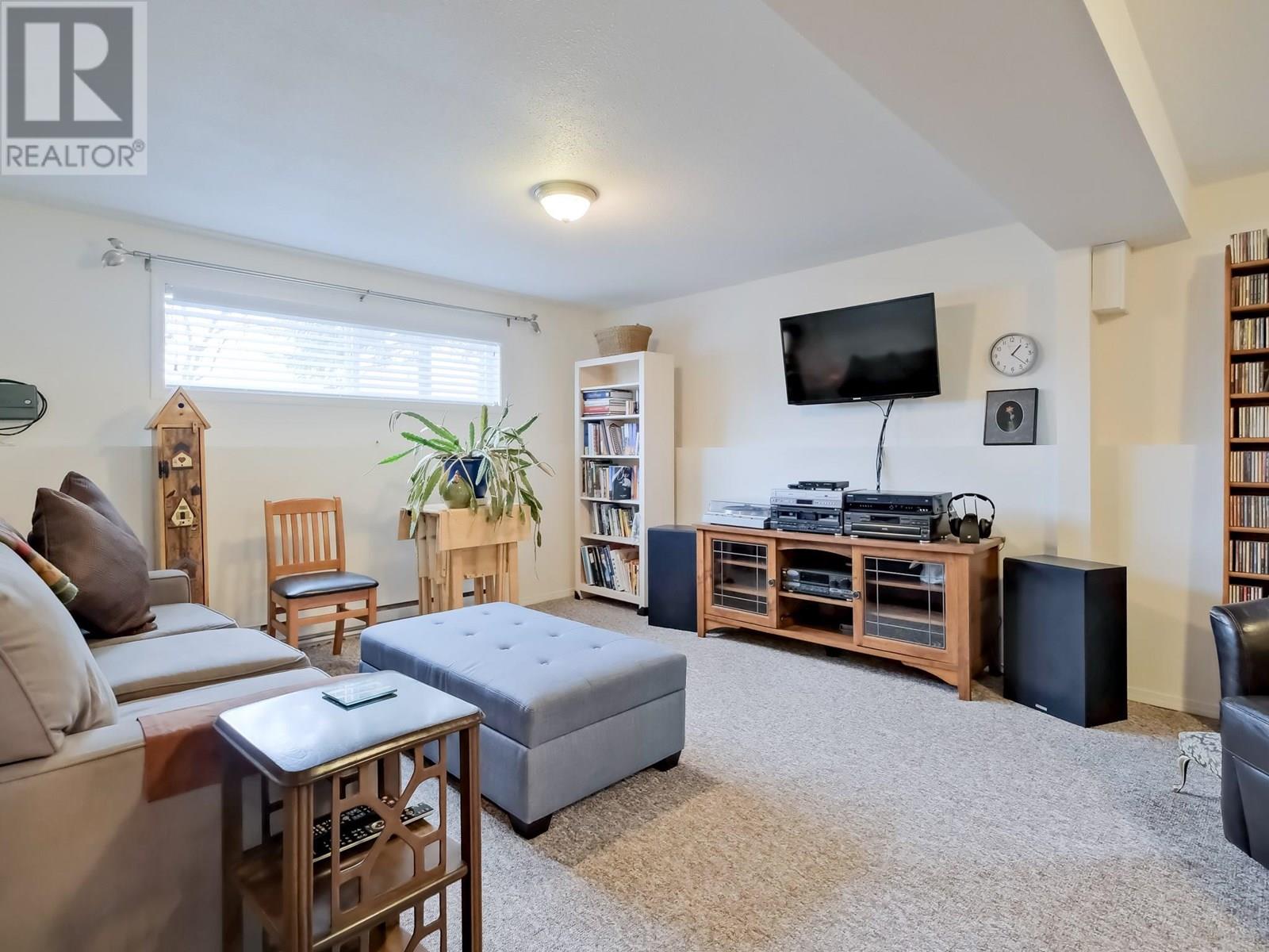  5882 Victoria Street, Peachland