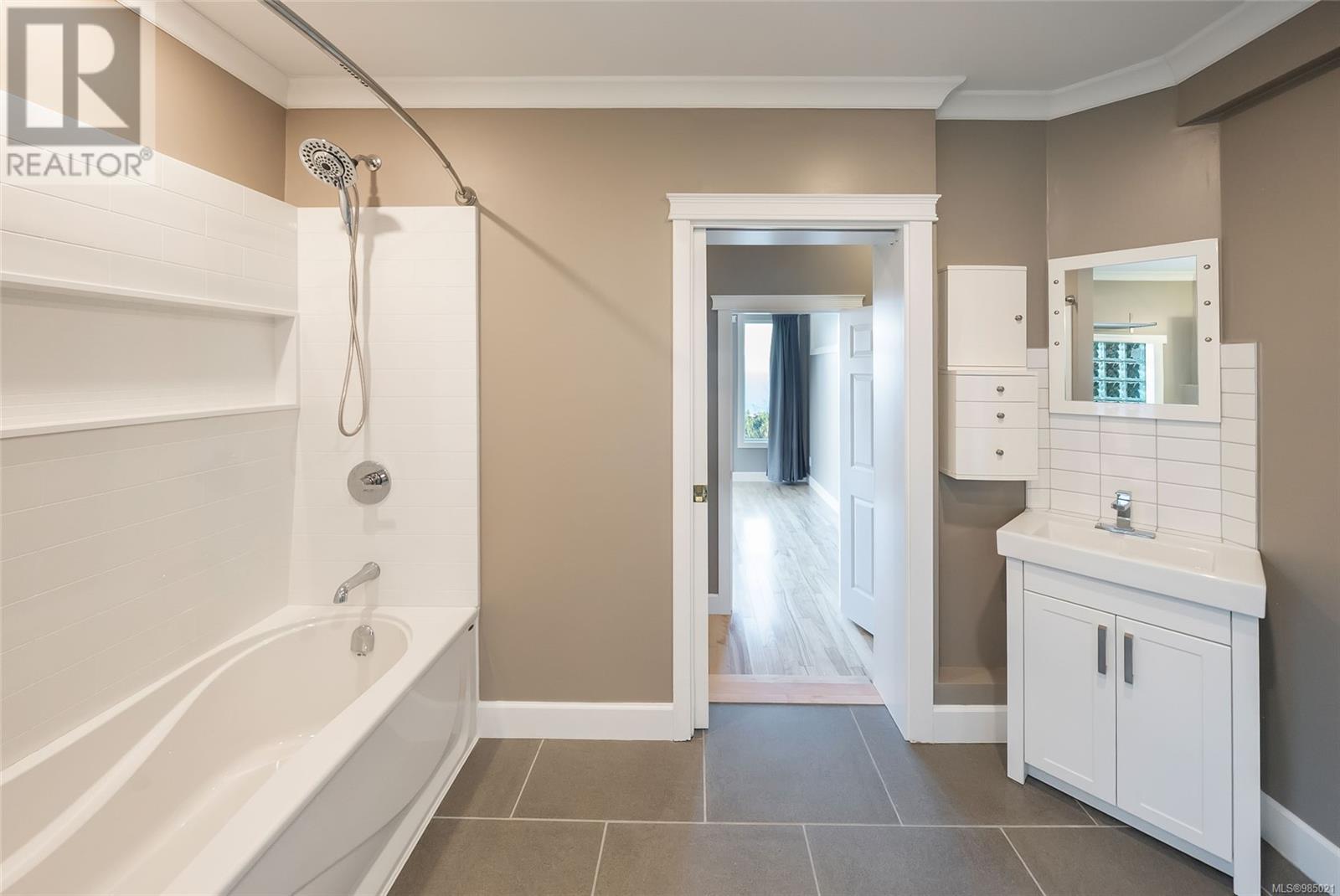 5060 Lost Lake Rd, Nanaimo real estate listing 985021