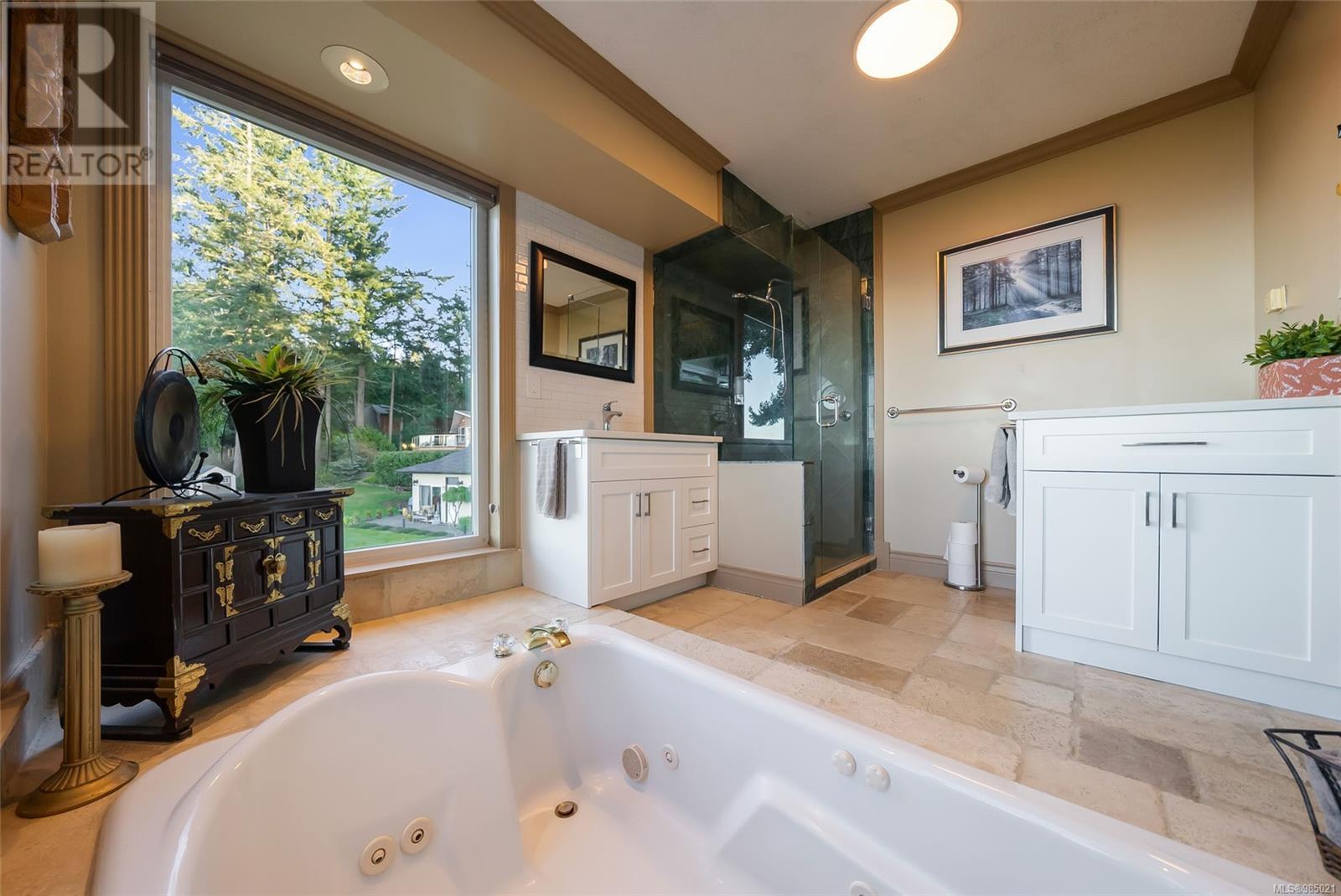5060 Lost Lake Rd, Nanaimo real estate listing 985021