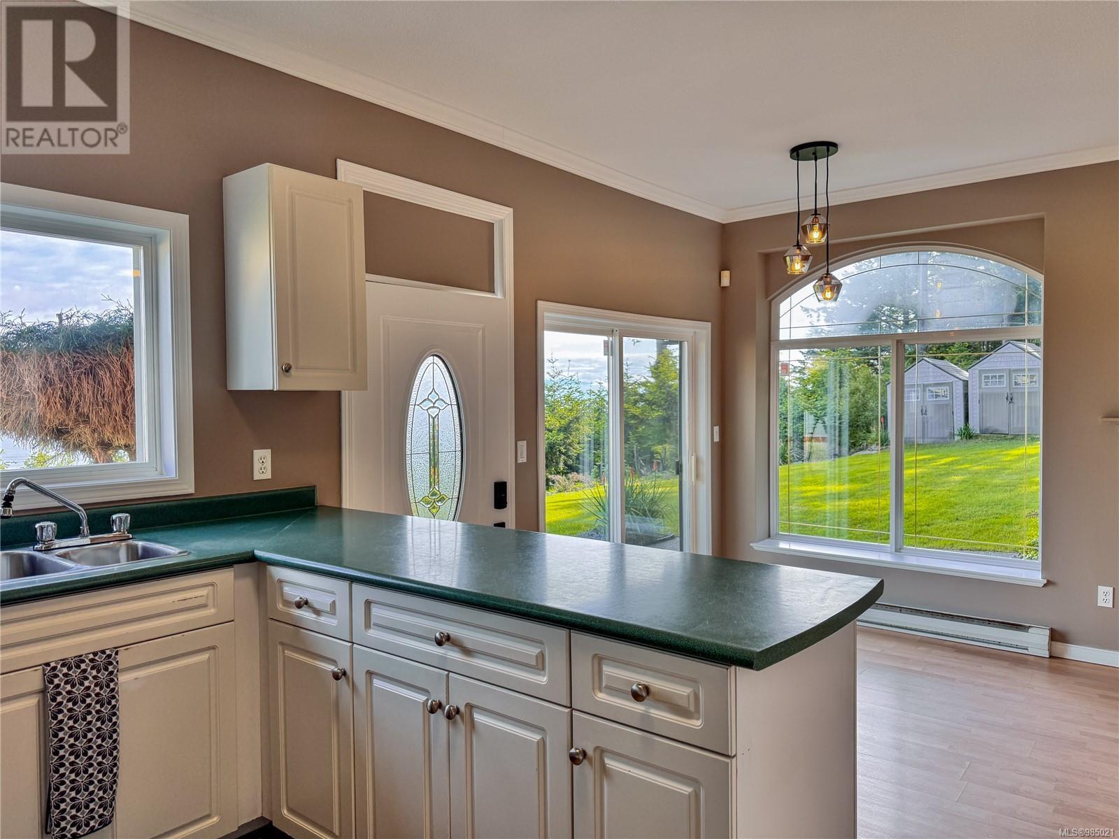 5060 Lost Lake Rd, Nanaimo real estate listing 985021