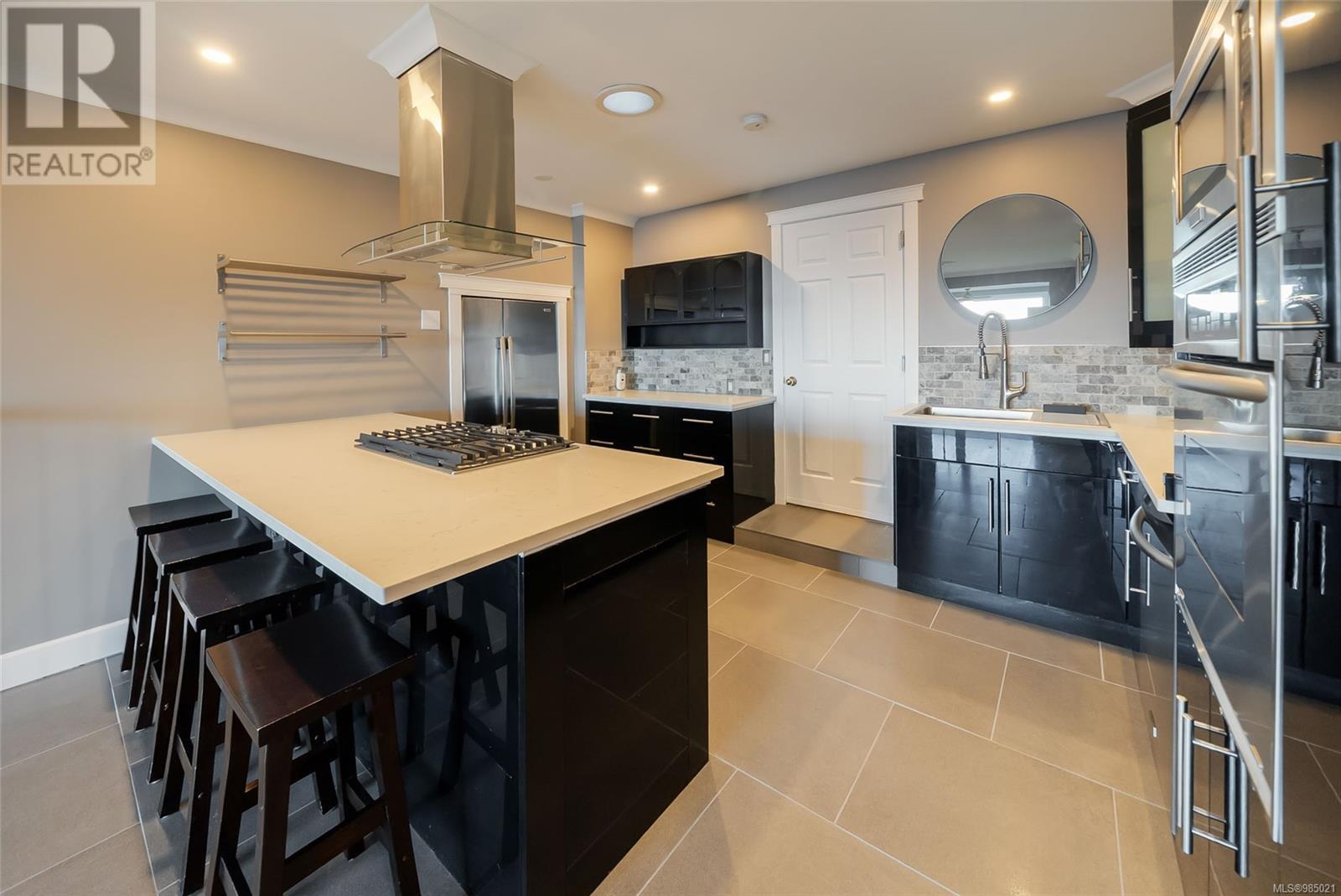 5060 Lost Lake Rd, Nanaimo real estate listing 985021