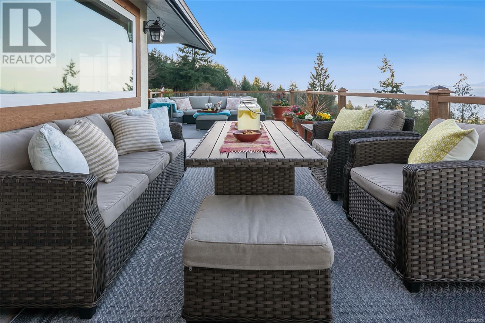 5060 Lost Lake Rd, Nanaimo real estate listing 985021