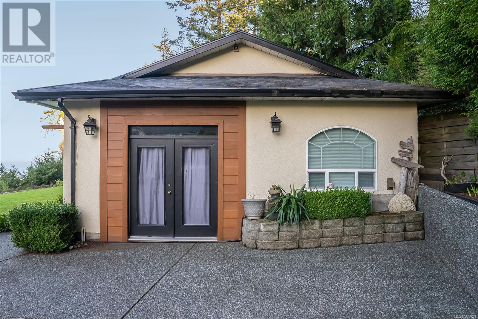 5060 Lost Lake Rd, Nanaimo real estate listing 985021