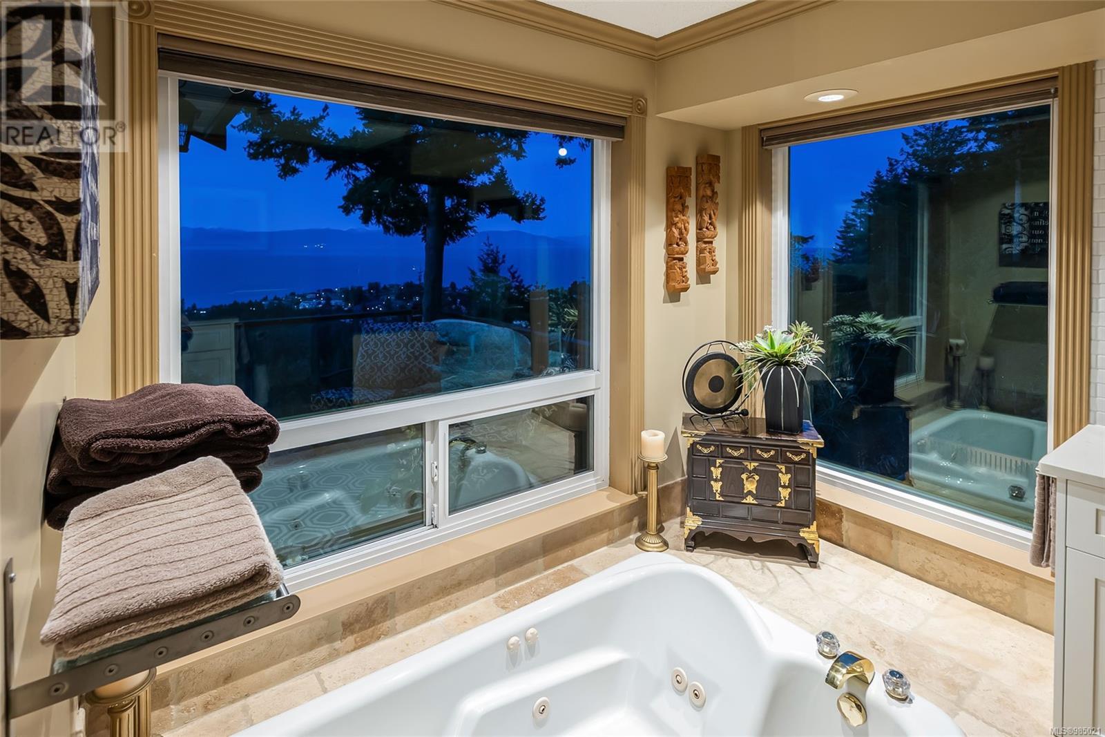 5060 Lost Lake Rd, Nanaimo real estate listing 985021