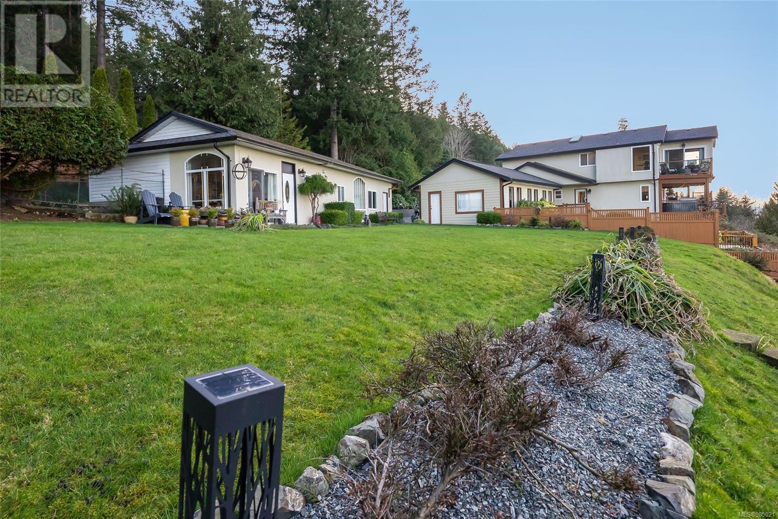 5060 Lost Lake Rd, Nanaimo real estate listing 985021