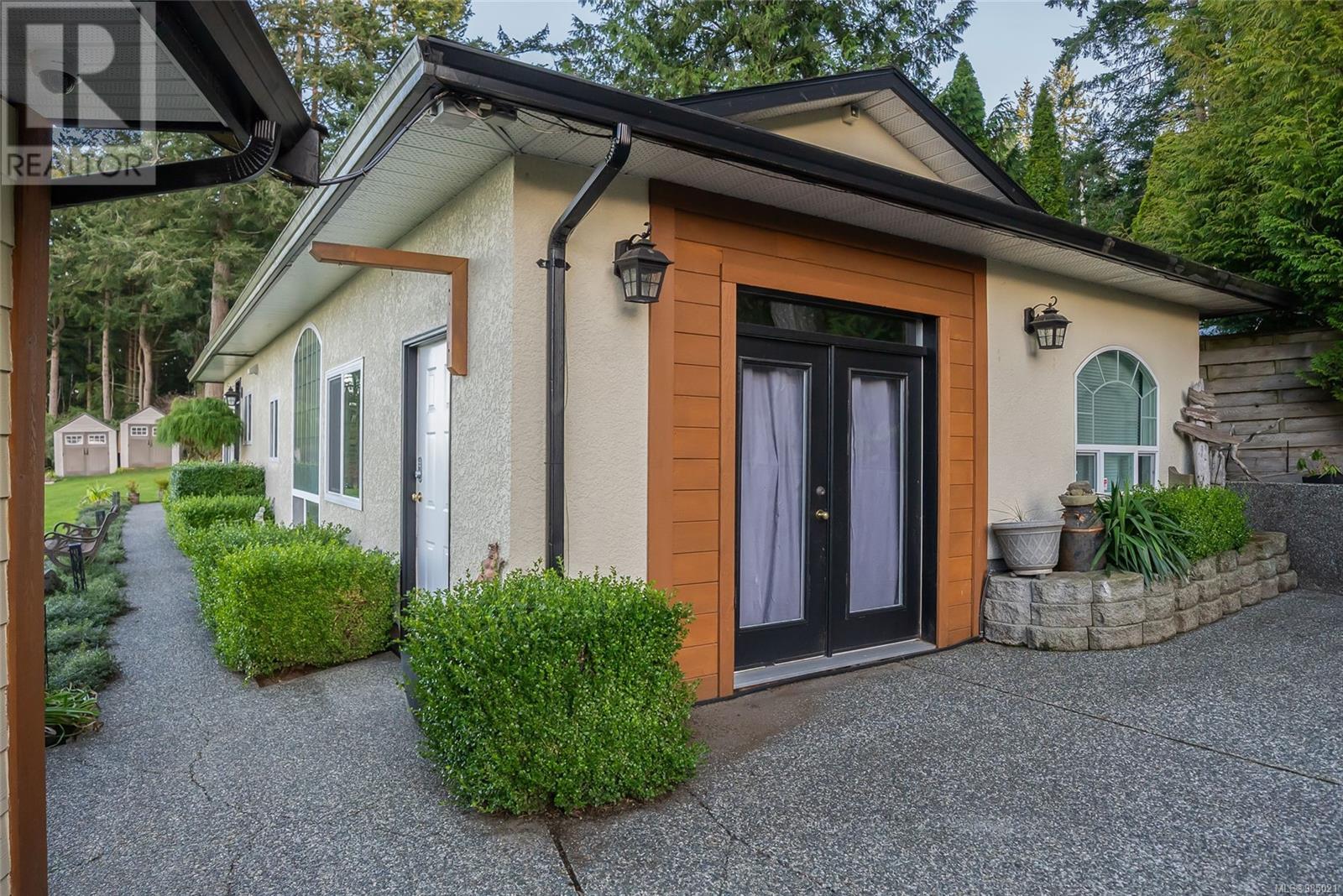 5060 Lost Lake Rd, Nanaimo real estate listing 985021